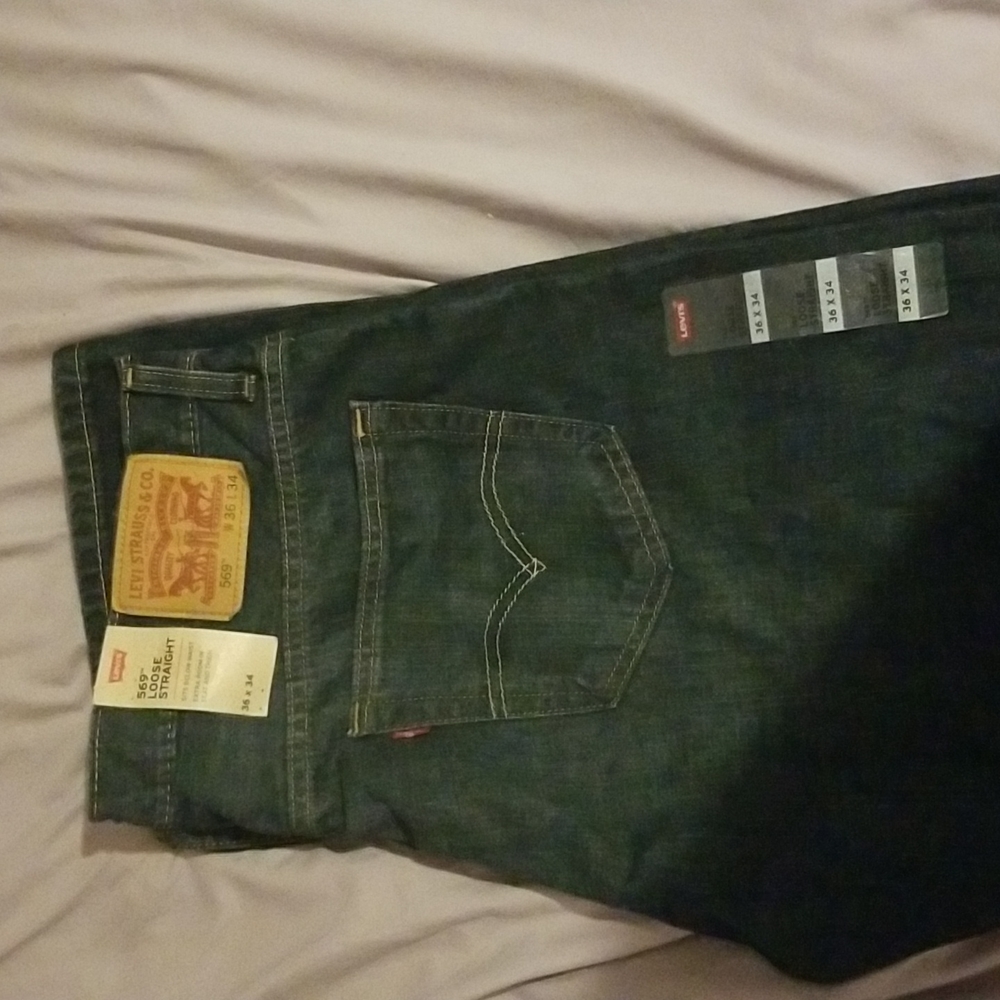 Levi jeans. Dark denim loose straight 36 waiste 34 length